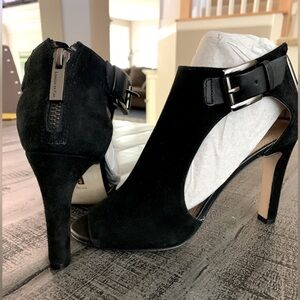 Louise et Cie Elegant Black 4 in High Heel, Size 37/ 7R, Suede, Open Toe